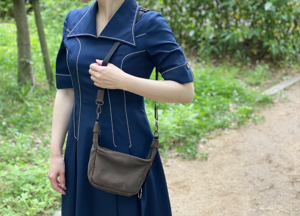天然エゾ鹿革のミニショルダーバッグ